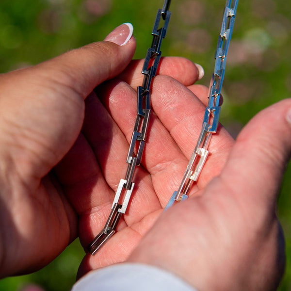 Rock - hopea rannekoru - rohkeus