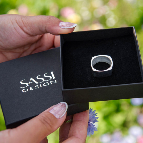 Square - hopea sormus