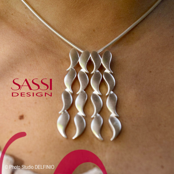 Syksy – Hopeinen riipus kuudellatoista lehdellä – Luonnon tanssi