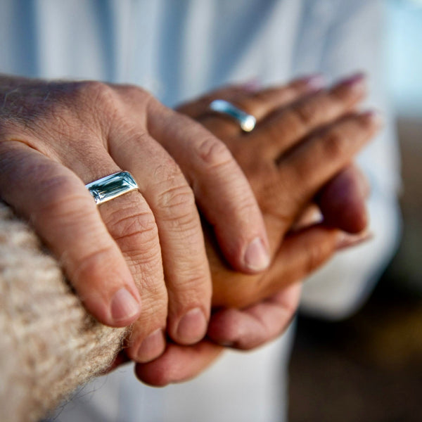 Square - hopea sormus