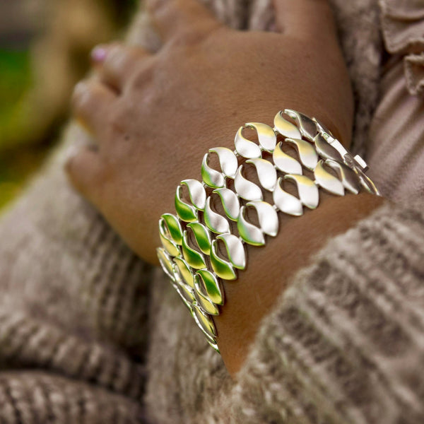 Syksy -Suuri hopeinen rannekoru – Lehtien juhla ranteellasi