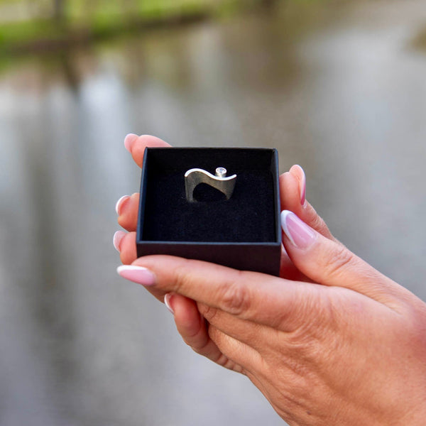 Y`ll never know... - hopea sormus - cubic zirconia