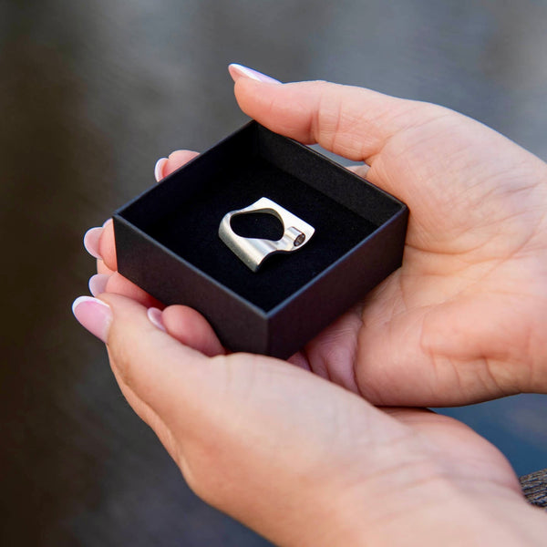 Y`ll never know... - hopea sormus - cubic zirconia