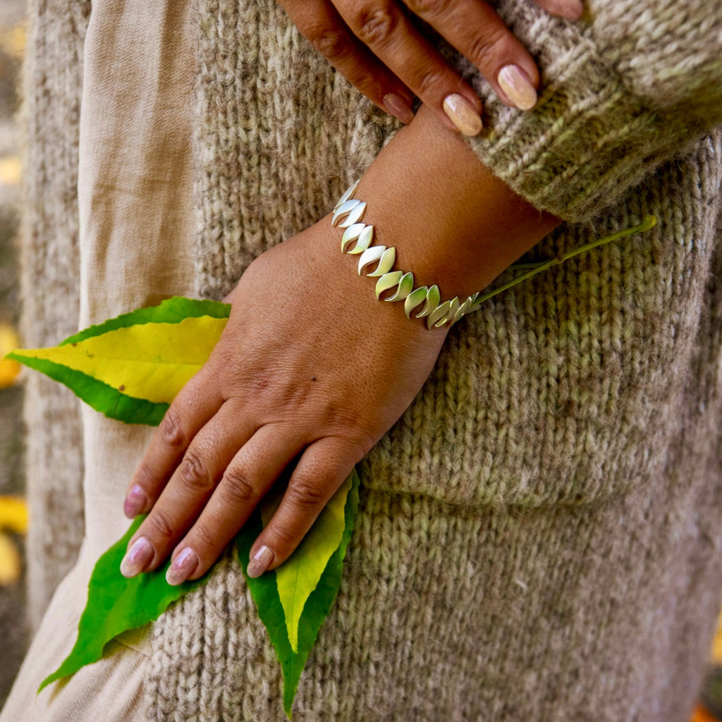 Syksy - hopea rannekoru - Neljä vuodenaikaa