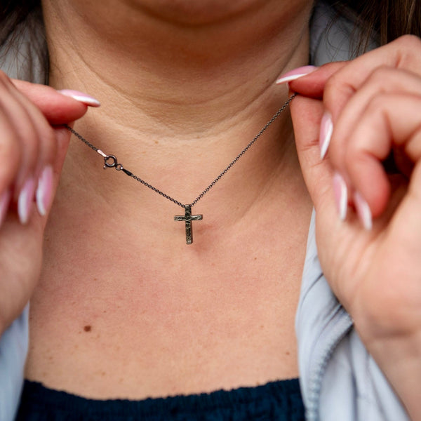 Rock - hopea risti - pieni - oksidoitu