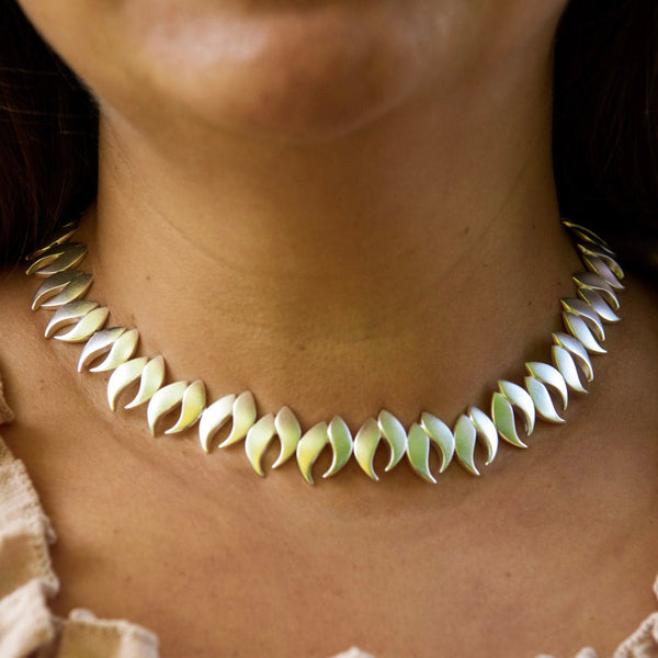 Syksy – lehtien juhla, joka kantaa mukanaan luonnon pehmeyttä ja arjen pieniä juhlahetkiä.