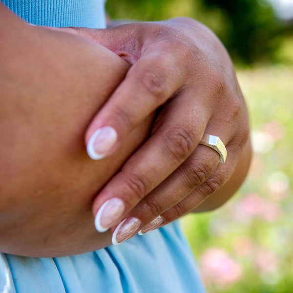 Square - hopea sormus