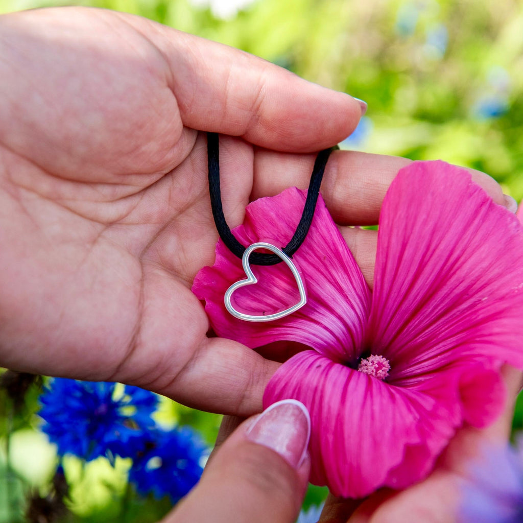 Sydän syrjällään - hopea riipus