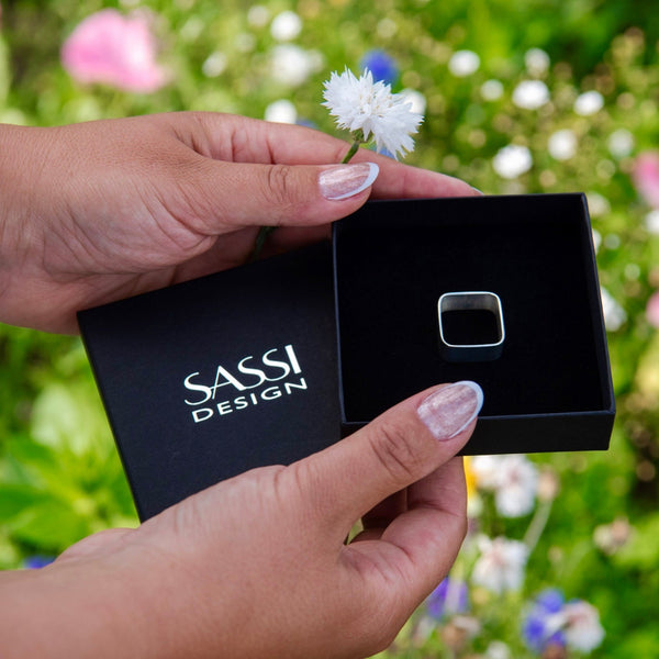 Square - hopea sormus