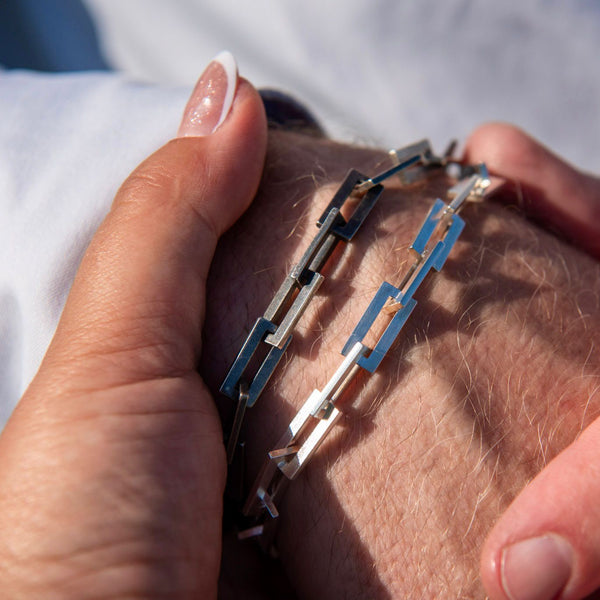 Rock - hopea rannekoru - rohkeus