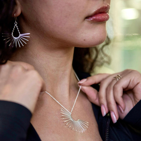 Sarastus - hopea korvakorut - roikkuva