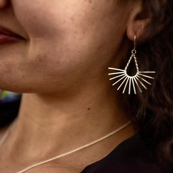 Sarastus - hopea korvakorut - roikkuva