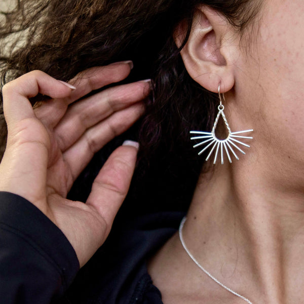 Sarastus - hopea korvakorut - roikkuva