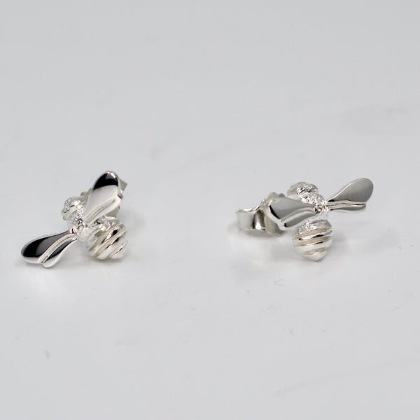 Pörriäinen - hopea korvakorut