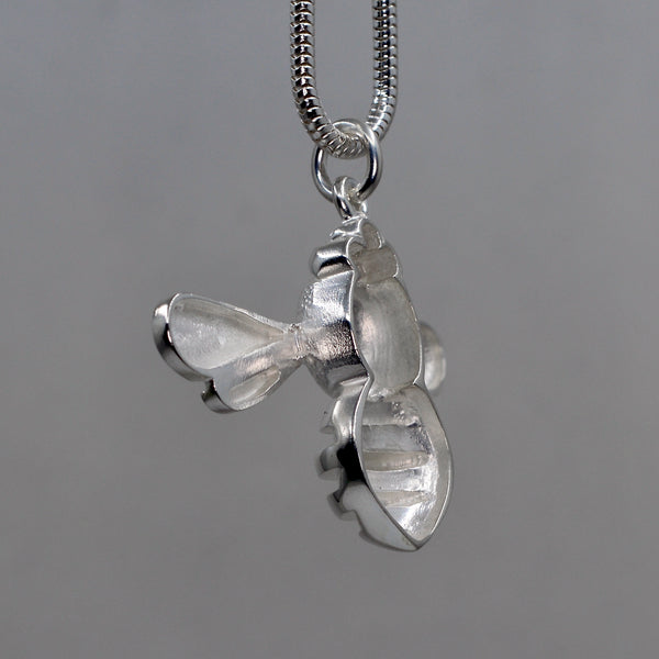 Pörriäinen - hopea riipus - iso