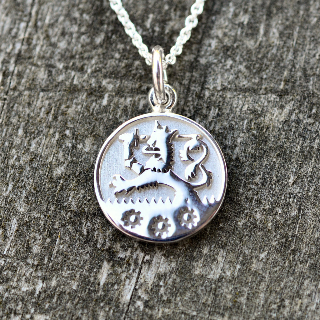 Sassi-sukuriipus - hopea riipus