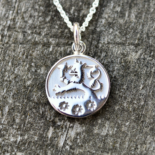 Sassi-sukuriipus - hopea riipus