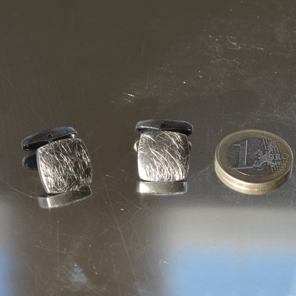 Square - hopea kalvosinnapit - oksidoidut