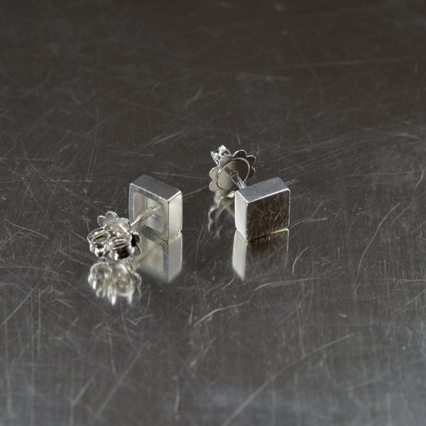 Rock - hopea korvakorut