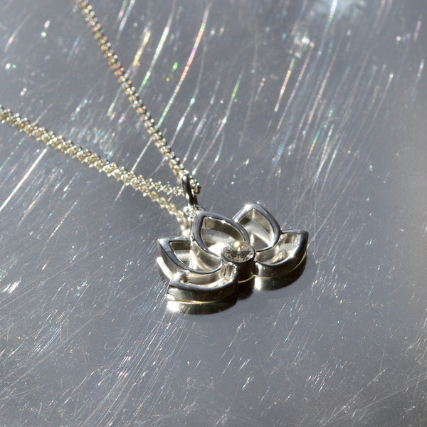 Lootus - hopeariipus - cubic zirconia