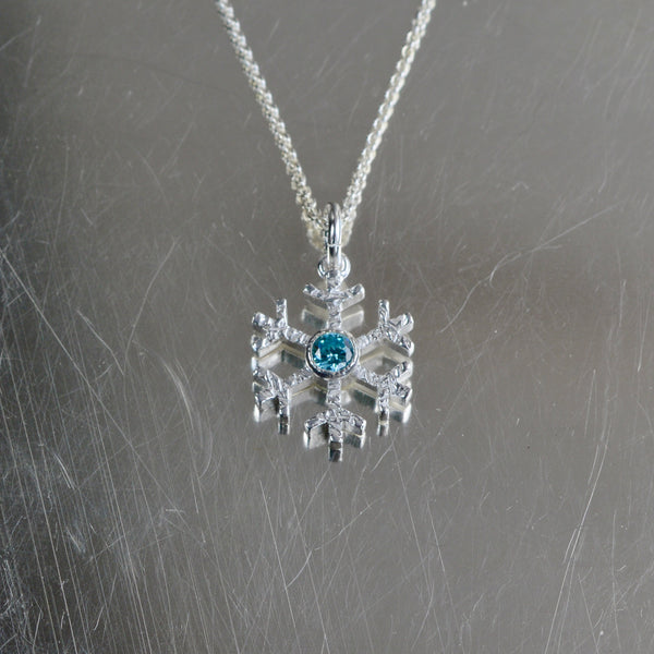 Lumihiutale - hopeariipus pieni - cubic zirconia