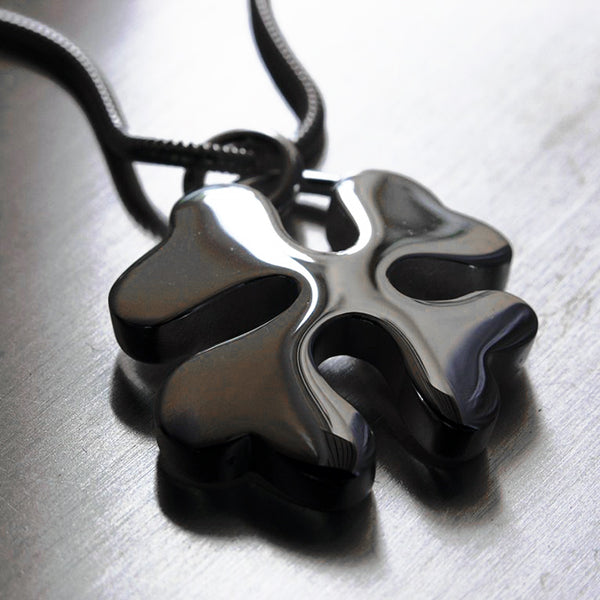 Cloverleaf of Love, Rakkauden neliapila, onnenapila, kaulakoru, riipus, pendant, Sassi Design
