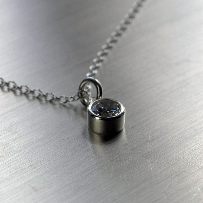 Stone pendant, riipus, kaulakoru, Sassi Design