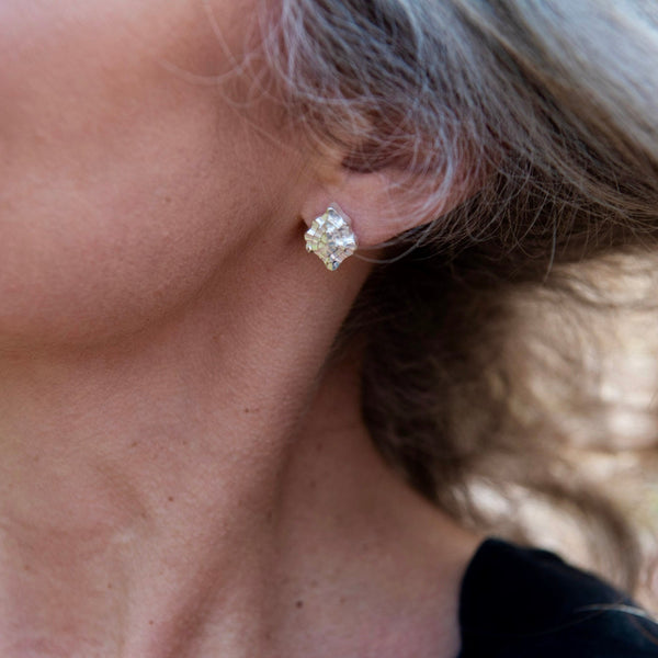 Maa - hopea korvakorut - tappikiinnitys - Elementit